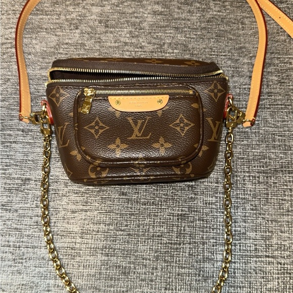 Louis Vuitton mini bumbag - Picture 1 of 15